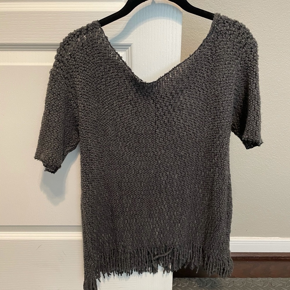 Lemon dark grey knit top